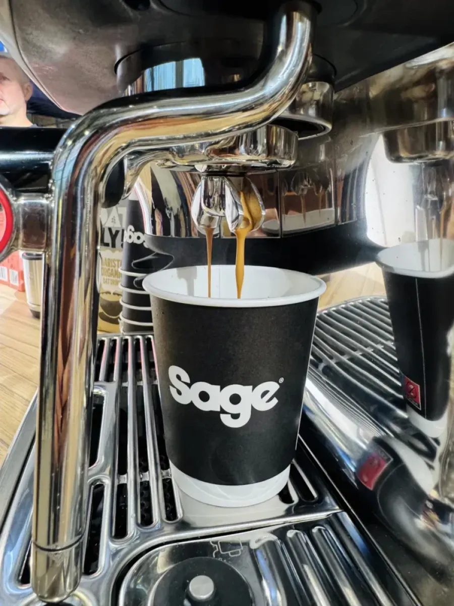 Kevesebb kávét iszunk, mégis egyre többen készítenek otthon barista minőségű eszpresszót