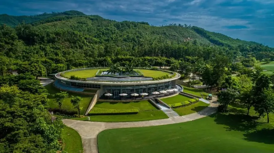 Vietnam Golf Coast Serves Up an Autumn to Savour