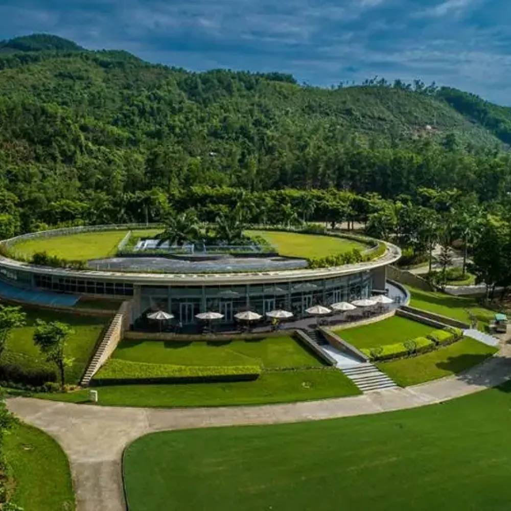Vietnam Golf Coast Serves Up an Autumn to Savour