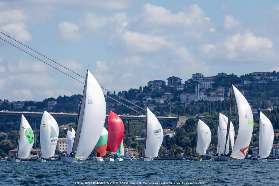 A 25 éves Bosphorus Cup ismét különleges versenypályává változtatta Isztambul vízi útját